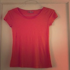 Banana Republic peach/coral satin trim tee(petite)